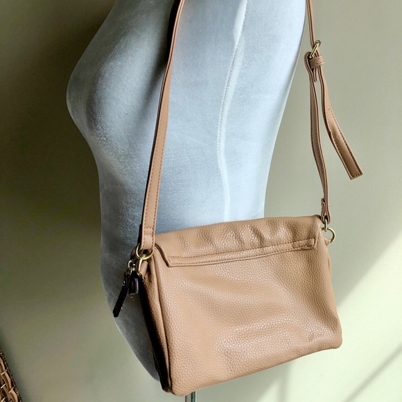 Tutilo Camel Crossbody Bag - Picture 6 of 10